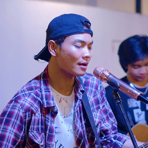 Download Lagu Tri Suaka - Ku Temukan Cinta Atas Ridho Nya MP3