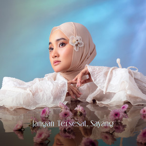 Download Lagu Fatin - Jangan Tersesat, Sayang MP3 Download Lagu Fatin - Jangan Tersesat, Sayang MP3