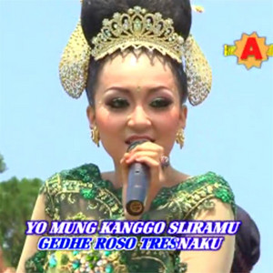 Download Lagu Elsa Safira, Om Nirwana - Kalung Emas MP3 Download Lagu Elsa Safira, Om Nirwana - Kalung Emas MP3