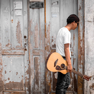 Download Lagu Migga Sadewa - Kebacut Nyaman MP3 Download Lagu Migga Sadewa - Kebacut Nyaman MP3