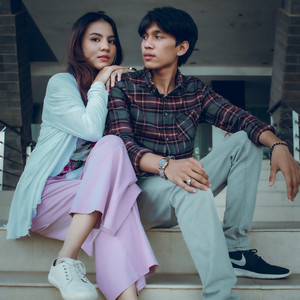 Download Lagu Nelson Sikumbang, Aldo JM - Gambaran Kepalsuan MP3 Download Lagu Nelson Sikumbang, Aldo JM - Gambaran Kepalsuan MP3