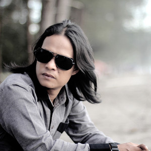 Download Lagu Febian - Senja Menangis MP3 Download Lagu Febian - Senja Menangis MP3