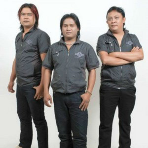 Download Lagu Century Trio - Uju Di Ngolukon Ma Nian MP3