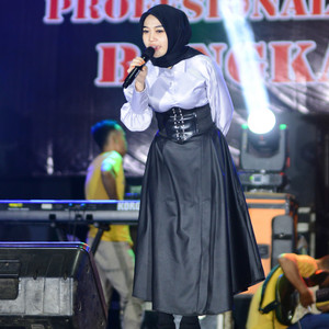 Download Lagu Selvi Ayunda, Fariez Meonk - Bhentalah Ateh MP3 Download Lagu Selvi Ayunda, Fariez Meonk - Bhentalah Ateh MP3