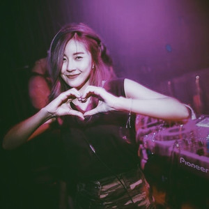 Download Lagu DJ Viral - Kalau Memang Enggak Sayang MP3 Download Lagu DJ Viral - Kalau Memang Enggak Sayang MP3