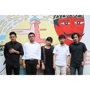 Download Lagu Desak senja - Dimensi Antara Kita MP3 Download Lagu Desak senja - Dimensi Antara Kita MP3