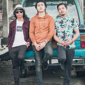 Download Lagu Rocktober, Tika Pagraky - Cinta Sederhana MP3 Download Lagu Rocktober, Tika Pagraky - Cinta Sederhana MP3