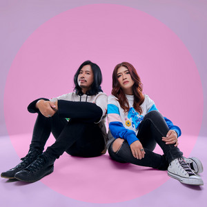 Download Lagu Pia, Farhan - Karena Aku Berharga (feat. Farhan) MP3 Download Lagu Pia, Farhan - Karena Aku Berharga (feat. Farhan) MP3