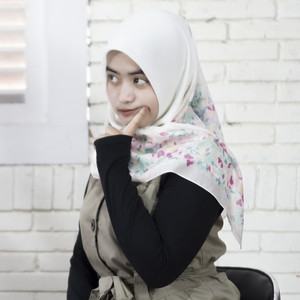 Download Lagu Woro Widowati - Luntur MP3 Download Lagu Woro Widowati - Luntur MP3