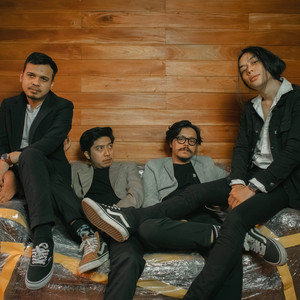 Download Lagu Kerabat Kerja - Kamulah MP3