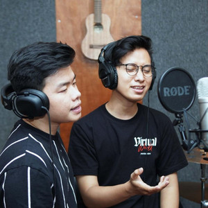 Download Lagu Willy Anggawinata, Arvian Dwi - Sahabat Yang Mencintai (duet) MP3 Download Lagu Willy Anggawinata, Arvian Dwi - Sahabat Yang Mencintai (duet) MP3