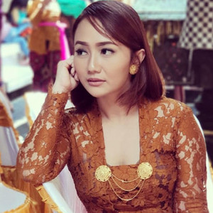 Download Lagu Putri Bulan - Depang Tiang Bagia MP3 Download Lagu Putri Bulan - Depang Tiang Bagia MP3