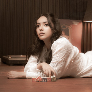 Download Lagu Alisha Dira - Kini Sempurna MP3