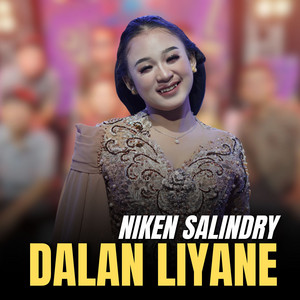 Download Lagu Niken Salindry - Dalan Liyane - Keroncong MP3 Download Lagu Niken Salindry - Dalan Liyane - Keroncong MP3