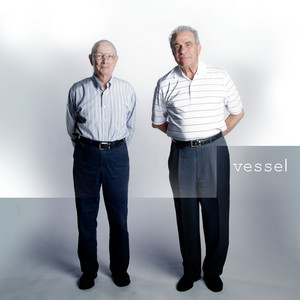 Download Lagu Twenty One Pilots - House of Gold MP3 Download Lagu Twenty One Pilots - House of Gold MP3