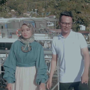 Download Lagu Indrie Mae, Rajo Sikumbang - Batapuak Sabalah Tangan MP3 Download Lagu Indrie Mae, Rajo Sikumbang - Batapuak Sabalah Tangan MP3