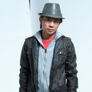 Download Lagu Naim Helmi - Cukup Kau Untuk Ku MP3 Download Lagu Naim Helmi - Cukup Kau Untuk Ku MP3