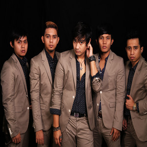 Download Lagu 6ixth Sense - 7 Kali Malam Minggu MP3