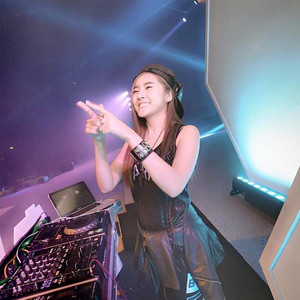 Download Lagu Vicky Salamor - Cinta Beda Agama - Mix Style MP3