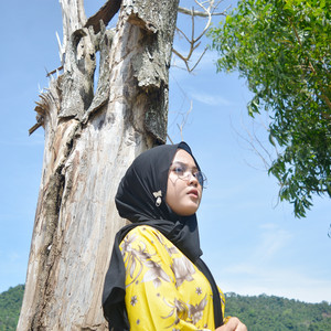 Download Lagu Yollanda - Cinta Dalam Diam MP3 Download Lagu Yollanda - Cinta Dalam Diam MP3