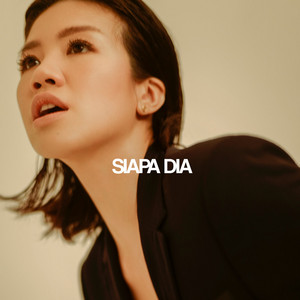 Download Lagu Agatha Suci - Siapa Dia MP3