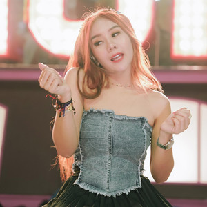 Download Lagu Yessy Diana - Memilih Jomblo MP3 Download Lagu Yessy Diana - Memilih Jomblo MP3