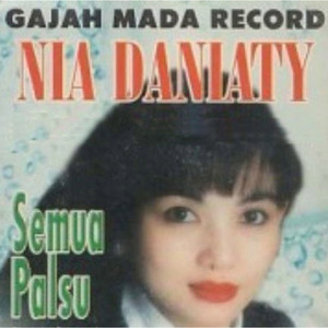 Download Lagu Nia Daniaty - Antara Hujan & Cinta MP3 Download Lagu Nia Daniaty - Antara Hujan & Cinta MP3