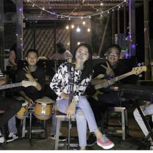 Download Lagu Derradru - Penting Bahagia MP3 Download Lagu Derradru - Penting Bahagia MP3