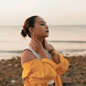 Download Lagu Near, Xeindy - Maaf MP3 Download Lagu Near, Xeindy - Maaf MP3