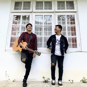 Download Lagu Fard's - Menunggu Senja MP3 Download Lagu Fard's - Menunggu Senja MP3