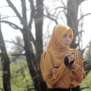 Download Lagu Vanny Vabiola - Cinta Beralas Dusta MP3 Download Lagu Vanny Vabiola - Cinta Beralas Dusta MP3