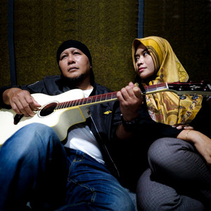 Download Lagu Eko Sukarno, Watty Zestock - Mirip Mantan MP3