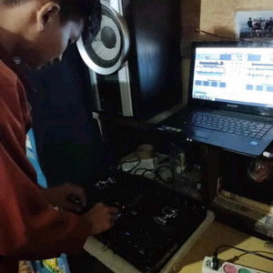 Download Lagu Brayen Kaunang - HULA-HULA - Remix Version MP3 Download Lagu Brayen Kaunang - HULA-HULA - Remix Version MP3