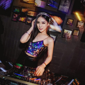 Download Lagu DJ Viral - Tambah Lagi MP3 Download Lagu DJ Viral - Tambah Lagi MP3