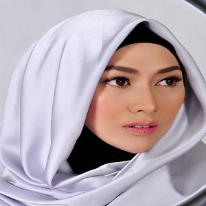Download Lagu Yuni Sophia - Kubertahan MP3