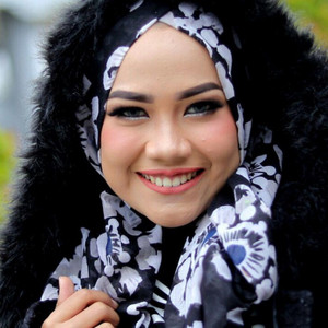 Download Lagu Cut Zuhra - Pandangan Pertama MP3 Download Lagu Cut Zuhra - Pandangan Pertama MP3
